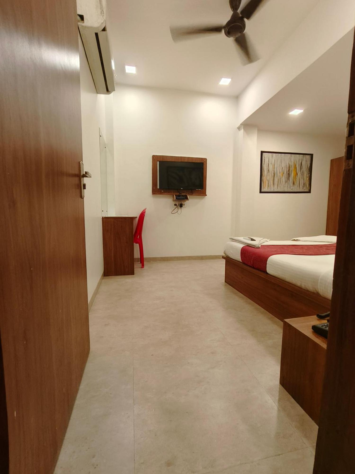 Crown Juhu Hotel Mumbai