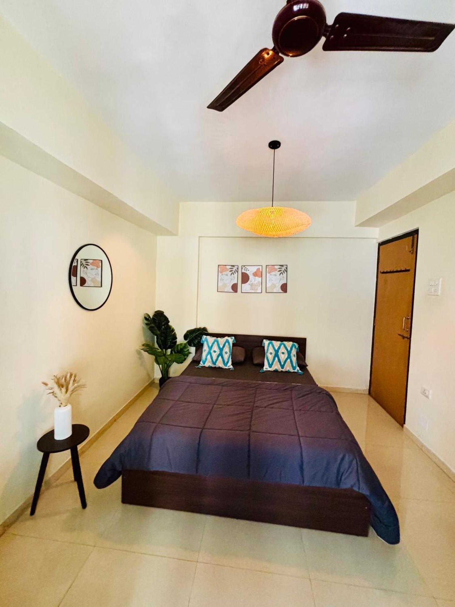 Entire 1 Bhk In Bandra West *