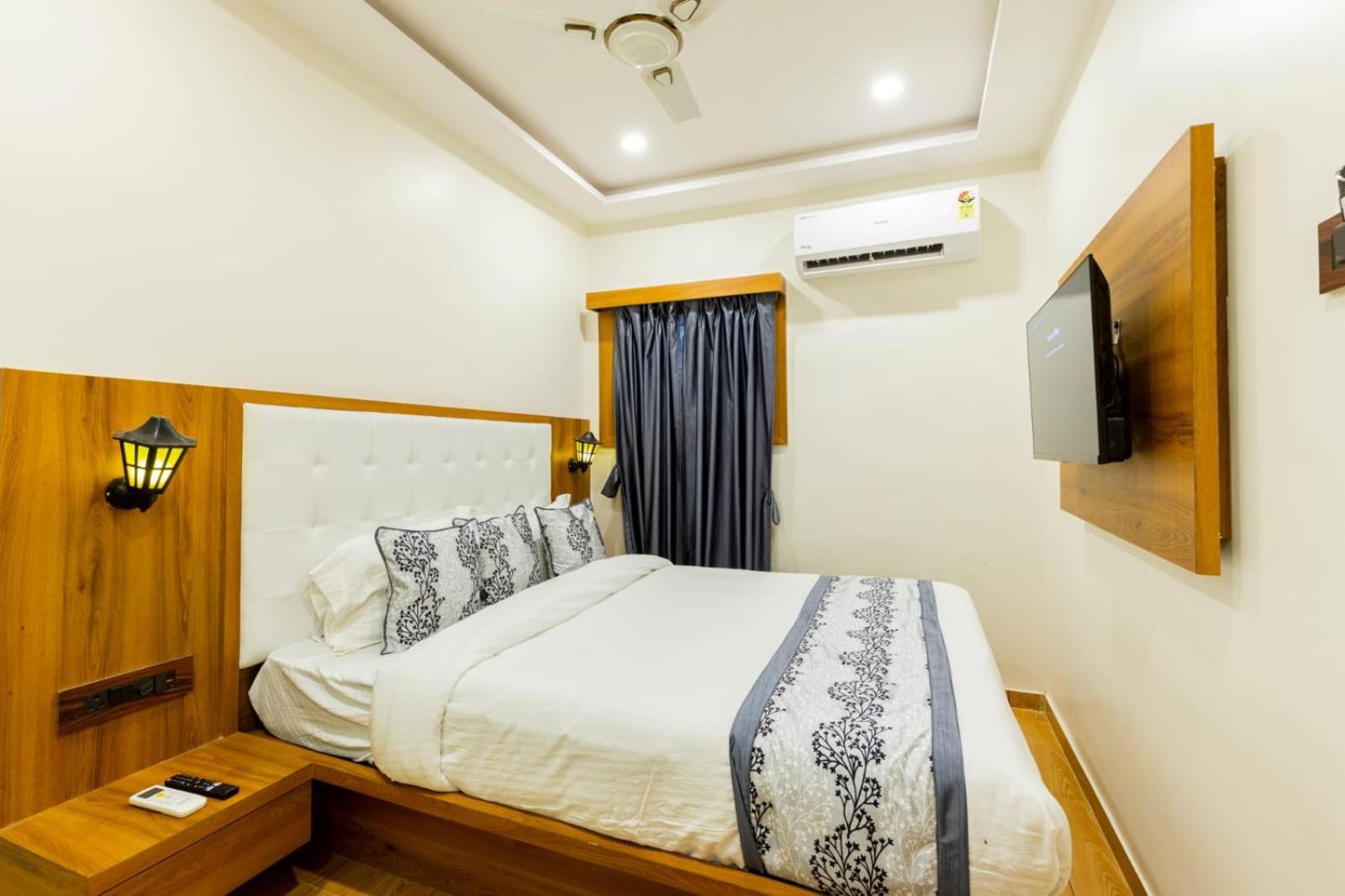 Village Residency Hotel 3*