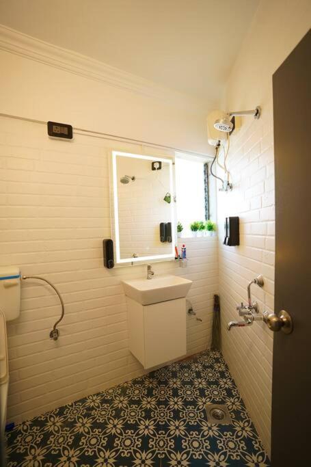 Mcsc: Elite Enclave - 2bhk Luxury Apt With Terrace Bombaim