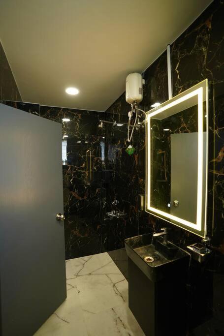 Mcsc: Elite Enclave - 2bhk Luxury Apt With Terrace