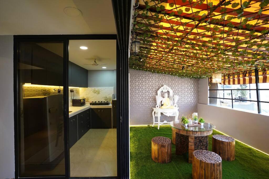 Apartment Mcsc: Elite Enclave - 2bhk Luxury Apt With Terrace