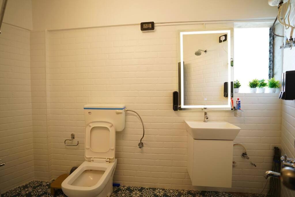 Apartamento Mcsc: Elite Enclave - 2bhk Luxury Apt With Terrace Bombaim