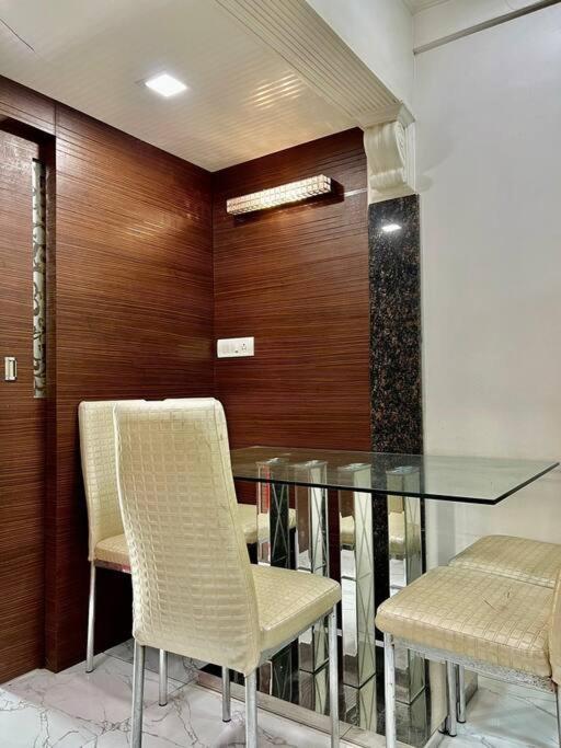 Apartment Modern 2bhk In Main Lokhandwala With Wi Fi *