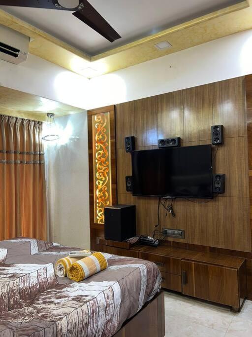 Modern 2bhk In Main Lokhandwala With Wi Fi Apartment Mumbai