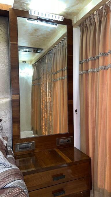 Modern 2bhk In Main Lokhandwala With Wi Fi Apartment *