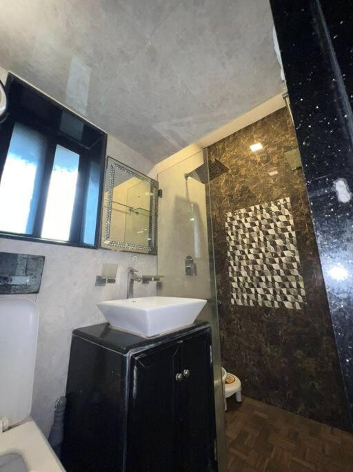 Modern 2bhk In Main Lokhandwala With Wi Fi *