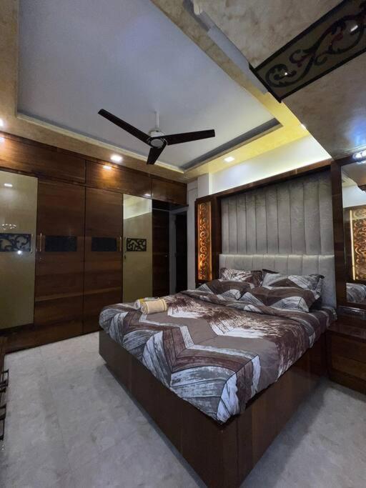 Modern 2bhk In Main Lokhandwala With Wi Fi *