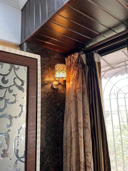 Modern 2bhk In Main Lokhandwala With Wi Fi Apartment Mumbai