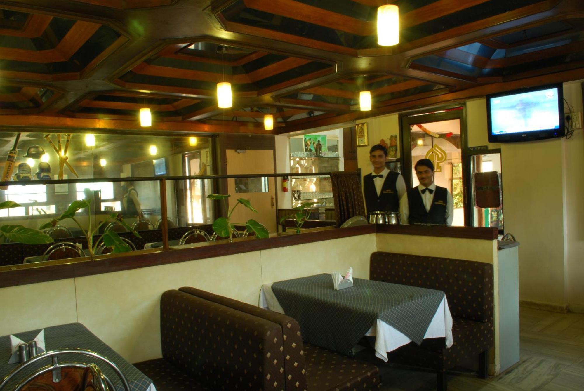 Golden Hotel 2*