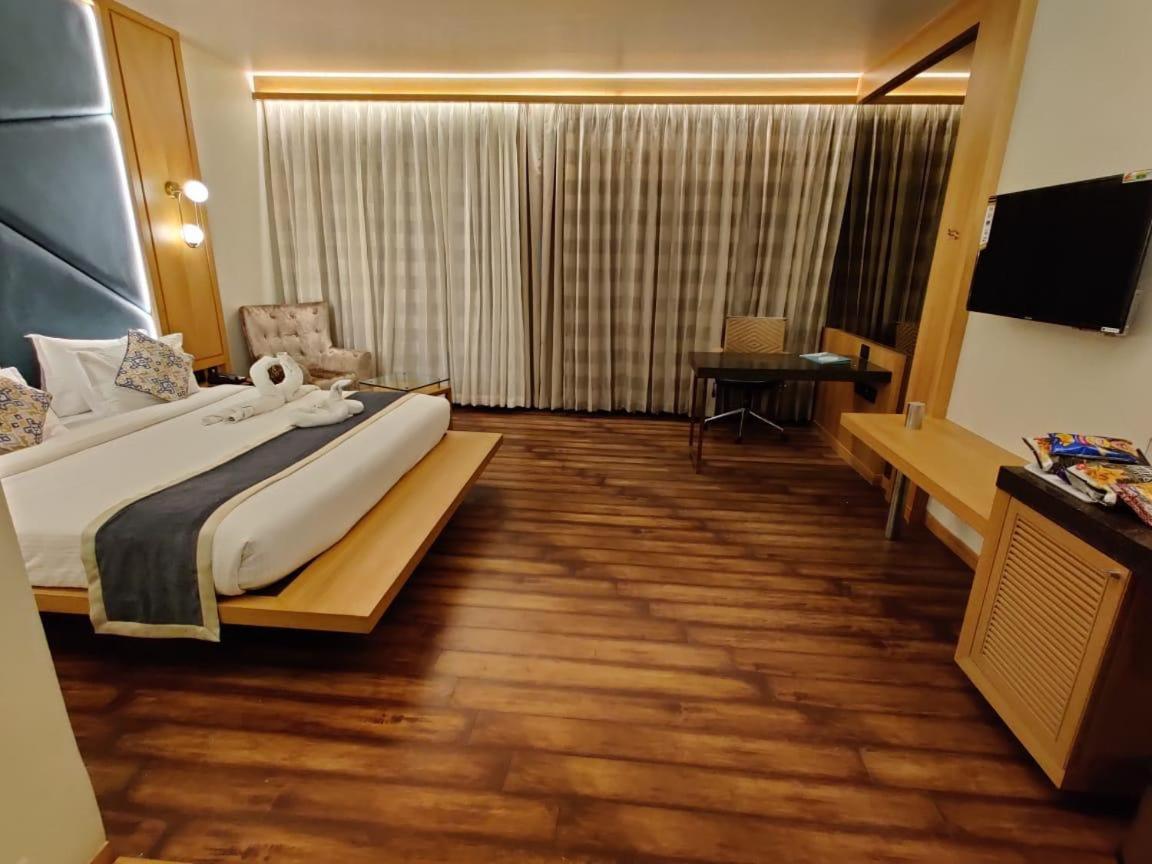 Krishna Palace Hotel