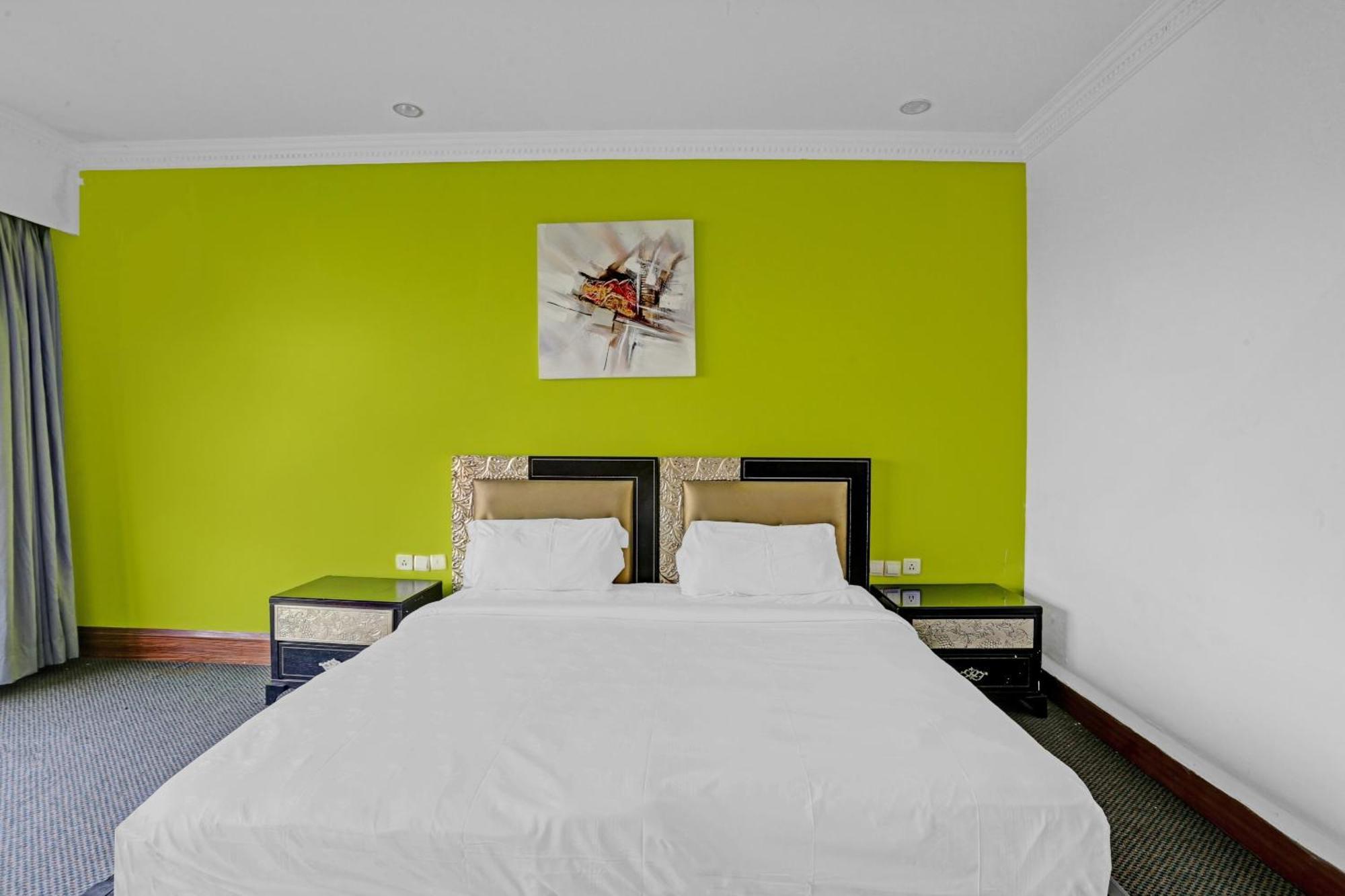 Hotel Townhouse Royal Palms Shared Serviced