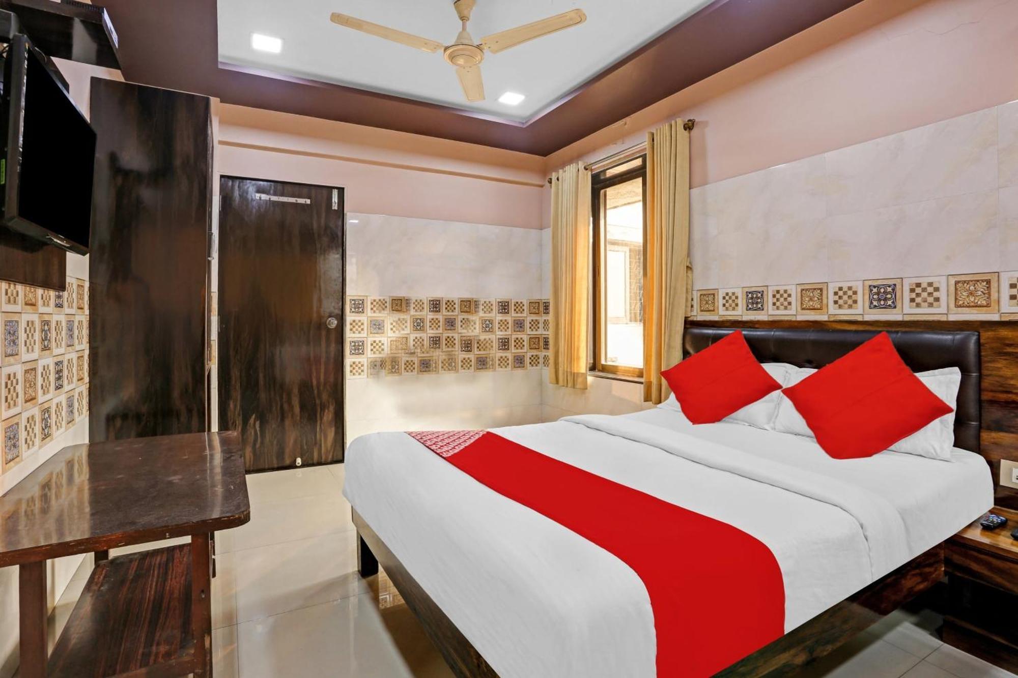 Hotel Oyo Flagship Pakeeza