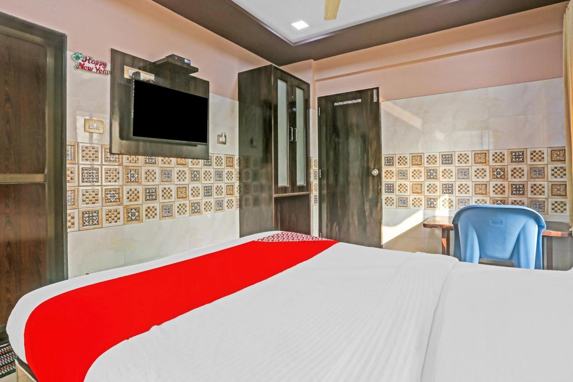 Oyo Flagship Pakeeza 4* Mumbai