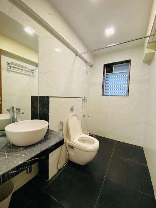 18 A, Khar West By Connekt Homes Apartment