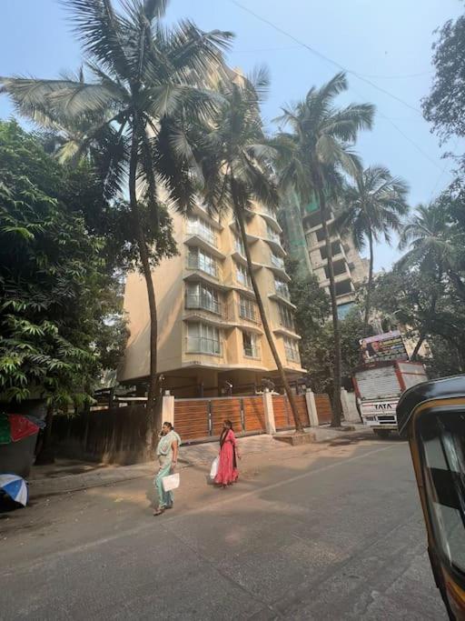 18 A, Khar West By Connekt Homes Apartment
