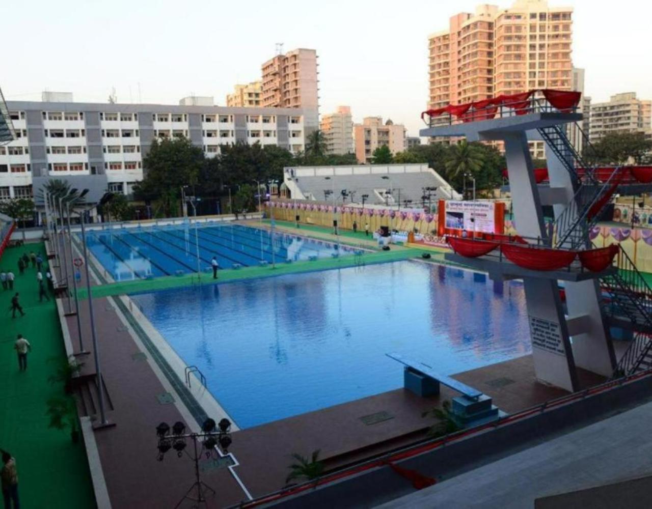 Hotel Country & Suites By Umrb - International Airport