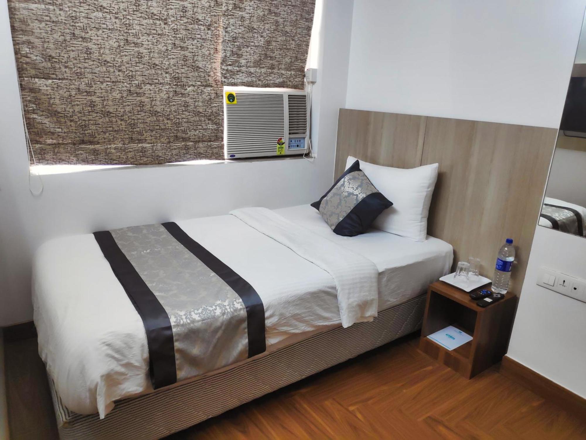 White House By Maxxvalue Service Bandra * Bombaim