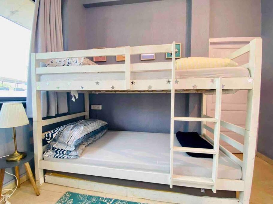 Rahat Manazil- The Old Warm Charm 2 Bedroom In Khar West By Connekt Homes * Mumbai