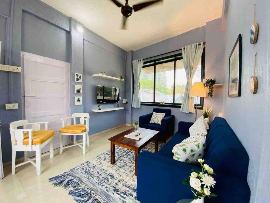 Rahat Manazil- The Old Warm Charm 2 Bedroom In Khar West By Connekt Homes Apartment