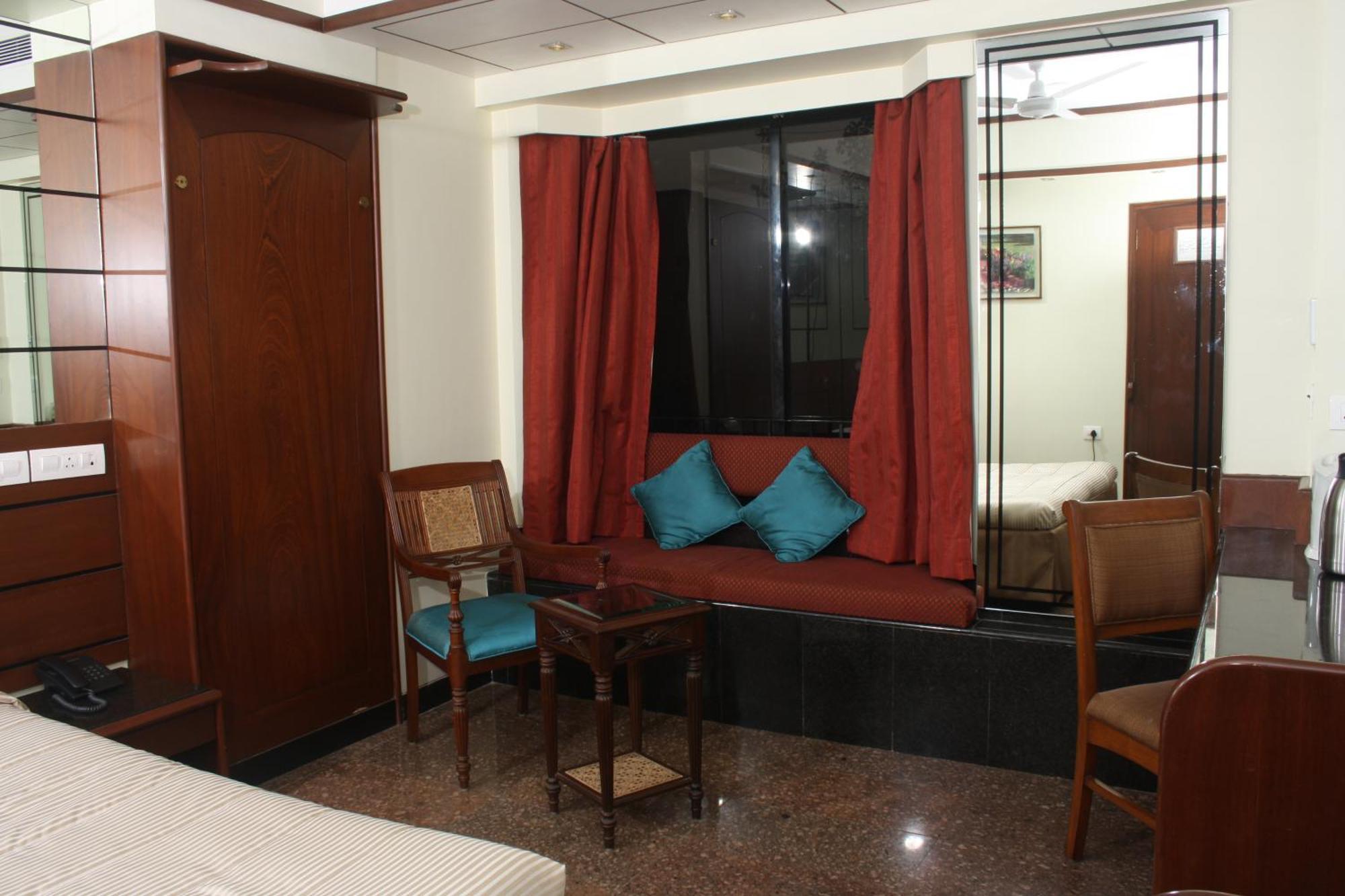 Hotel Karl Residency 3*