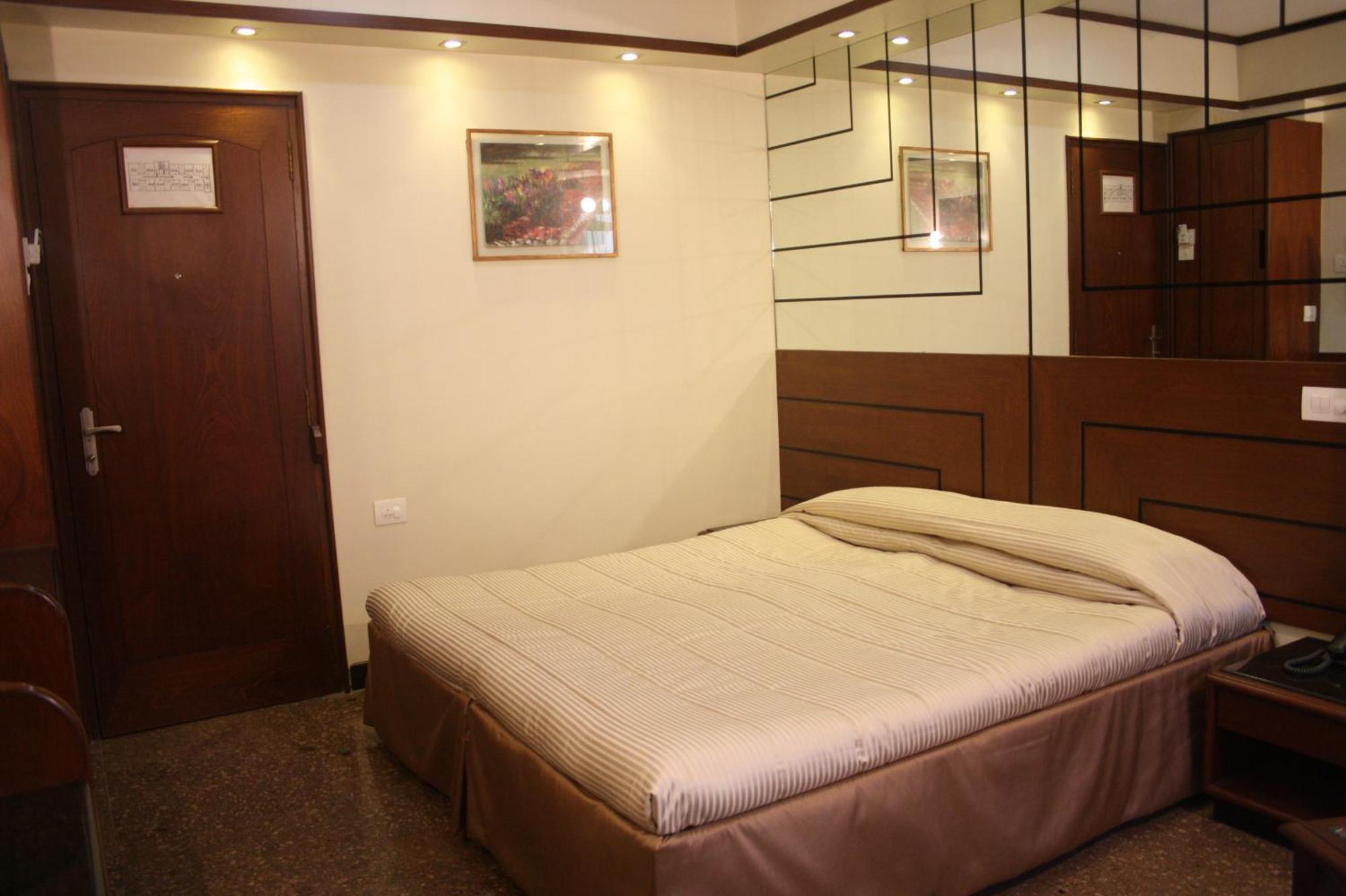 Hotel Karl Residency