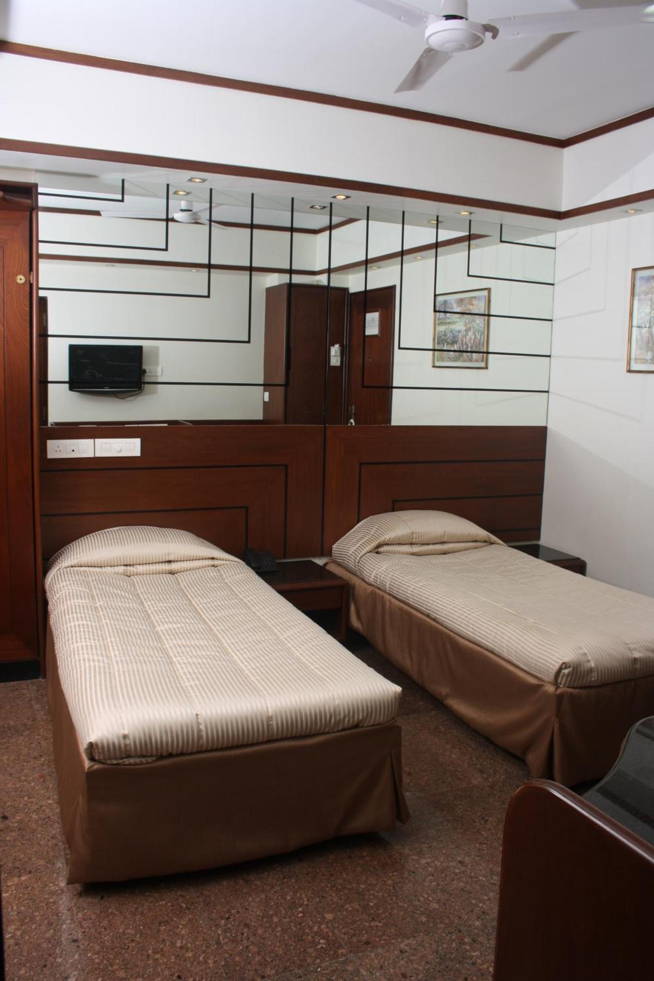 Hotel Karl Residency