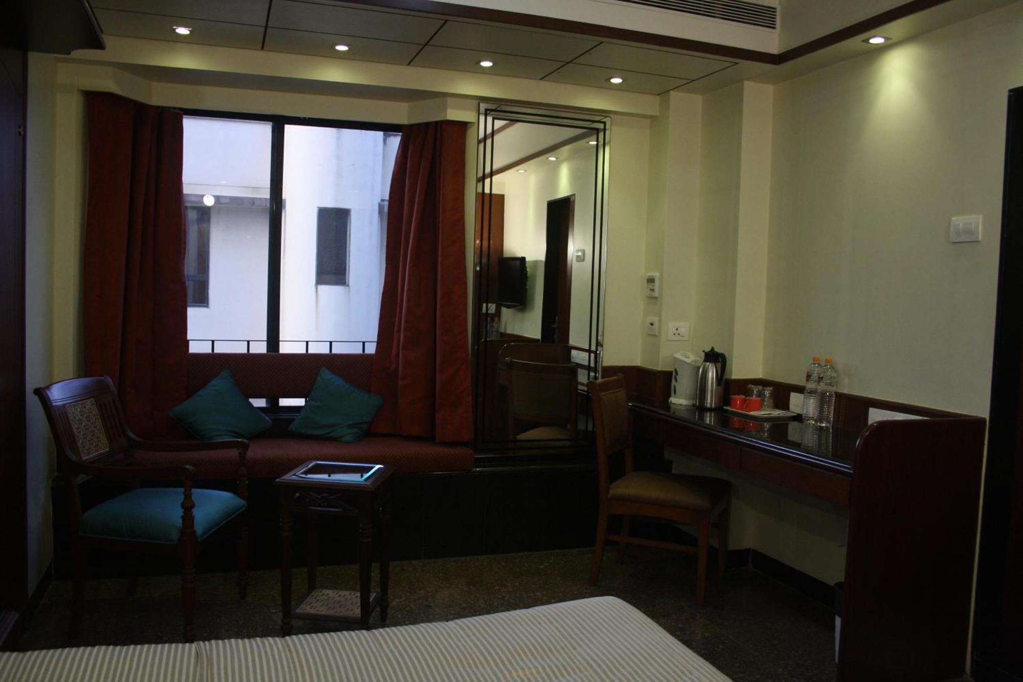 Hotel Karl Residency 3*