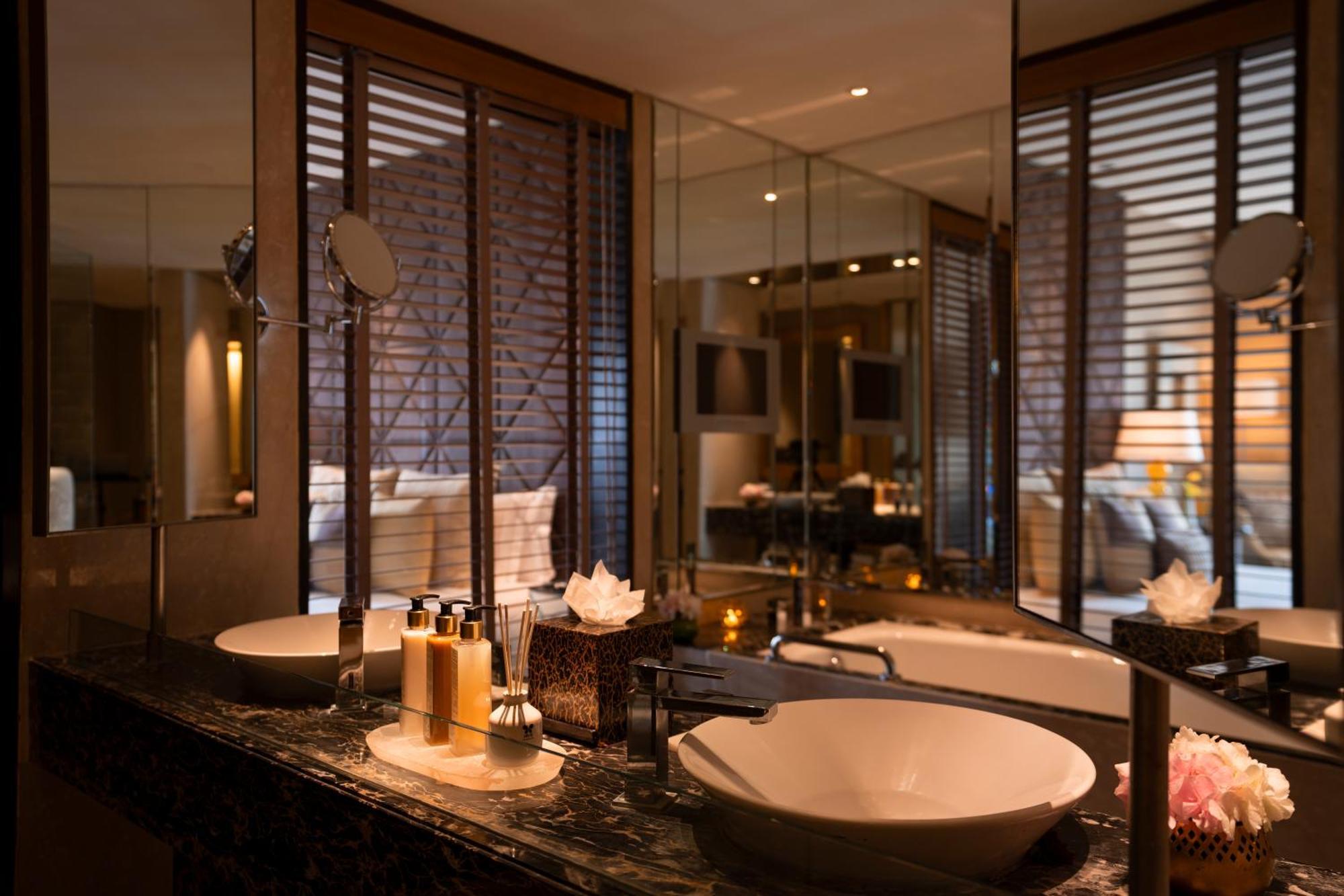 Hotel Taj Lands End Mumbai
