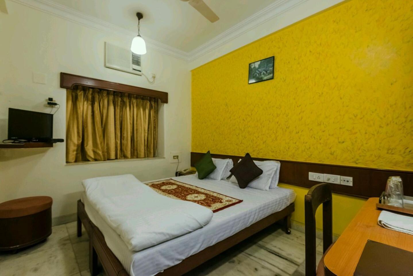 Hotel Mogul Palace - Near Masjid Bunder