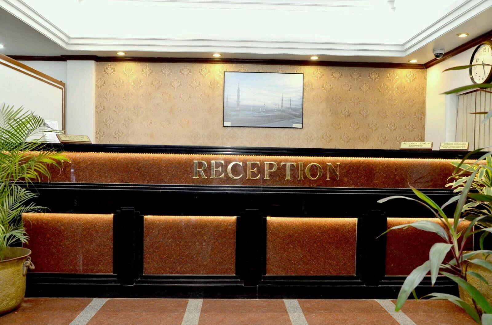 Hotel Mogul Palace - Near Masjid Bunder Mumbai