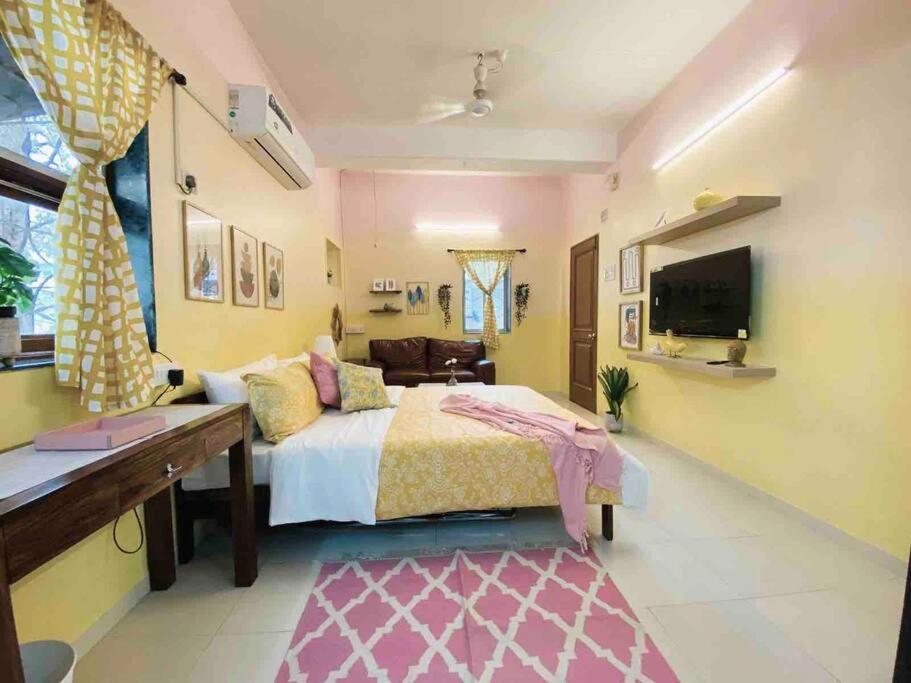 Apartment Bandra Lokhandwala House, Near Carter Road, Palli Hill By Connekt Homes *