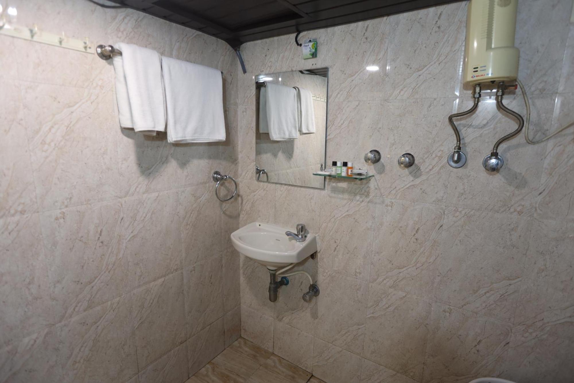 Country & Suites By Umrb - International Airport 3* Mumbai