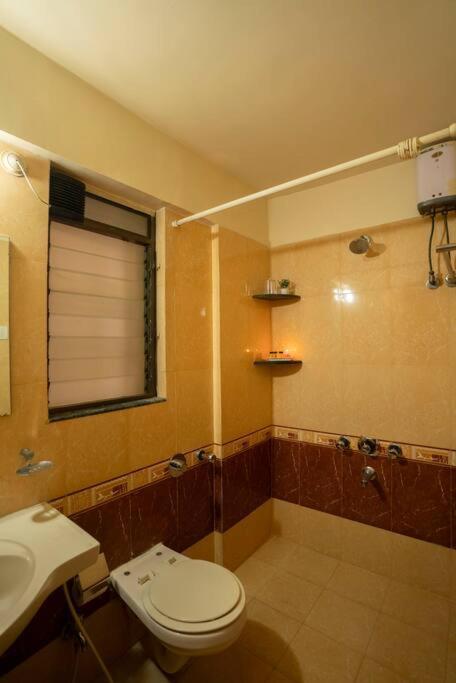 Spacious, Bright, Centre 3bhk Apt Nr Airport Apartment