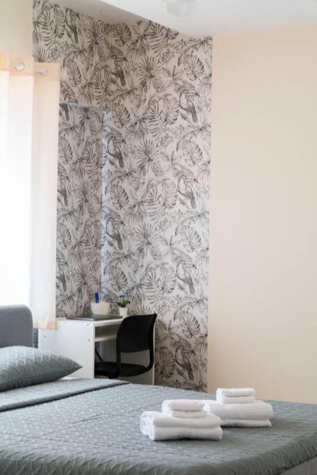 Apartment Spacious, Bright, Centre 3bhk Apt Nr Airport Mumbai