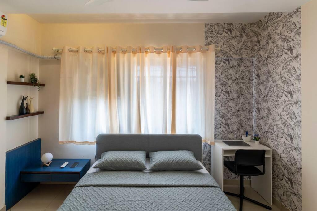 Spacious, Bright, Centre 3bhk Apt Nr Airport Apartment