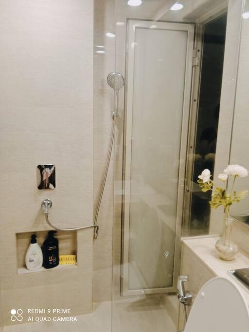 Royal Luxurious 1bhk Flat In Hiranandani Powai Apartment *