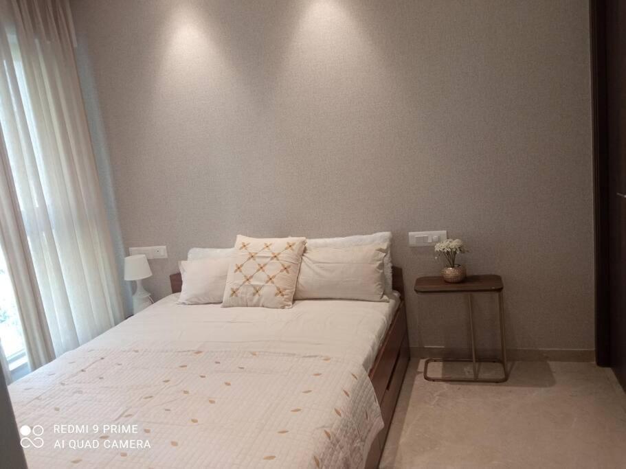 Royal Luxurious 1bhk Flat In Hiranandani Powai Mumbai