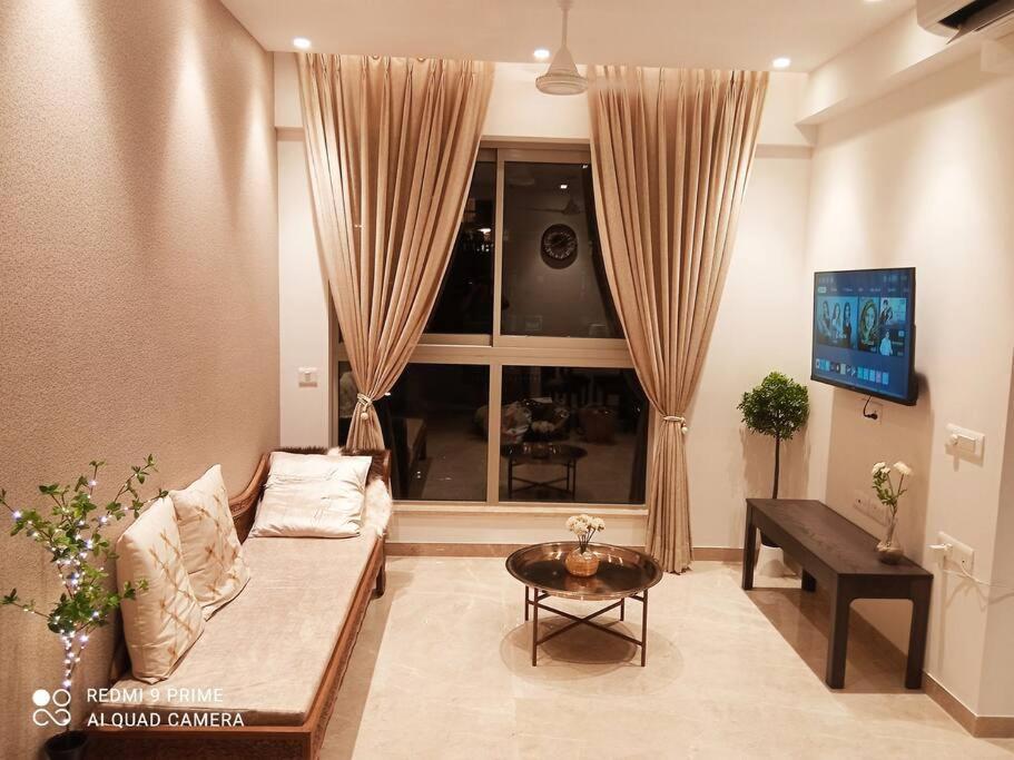 Royal Luxurious 1bhk Flat In Hiranandani Powai