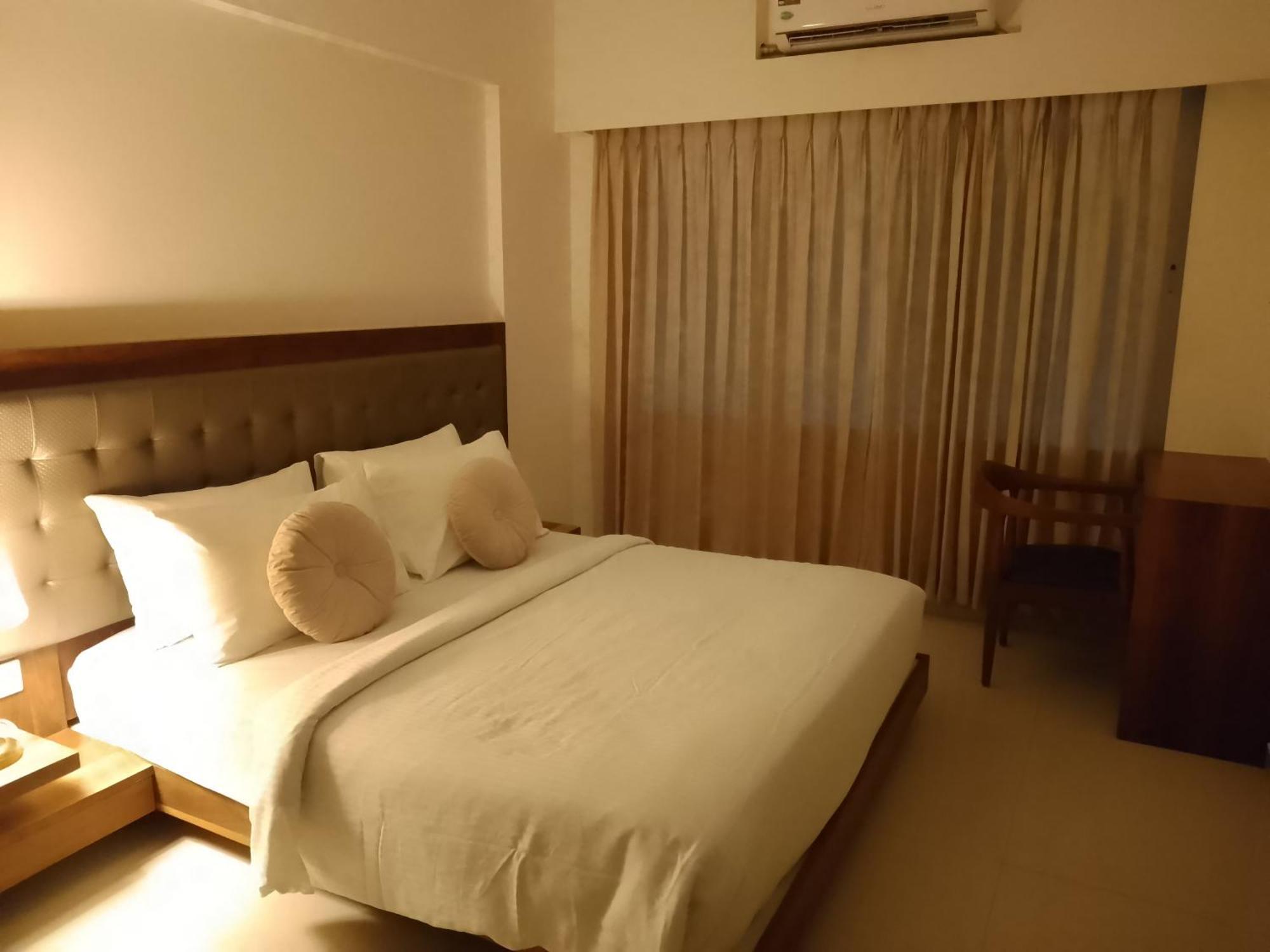 Apartment Entire 3 Bhk By The Good Traveller Mumbai