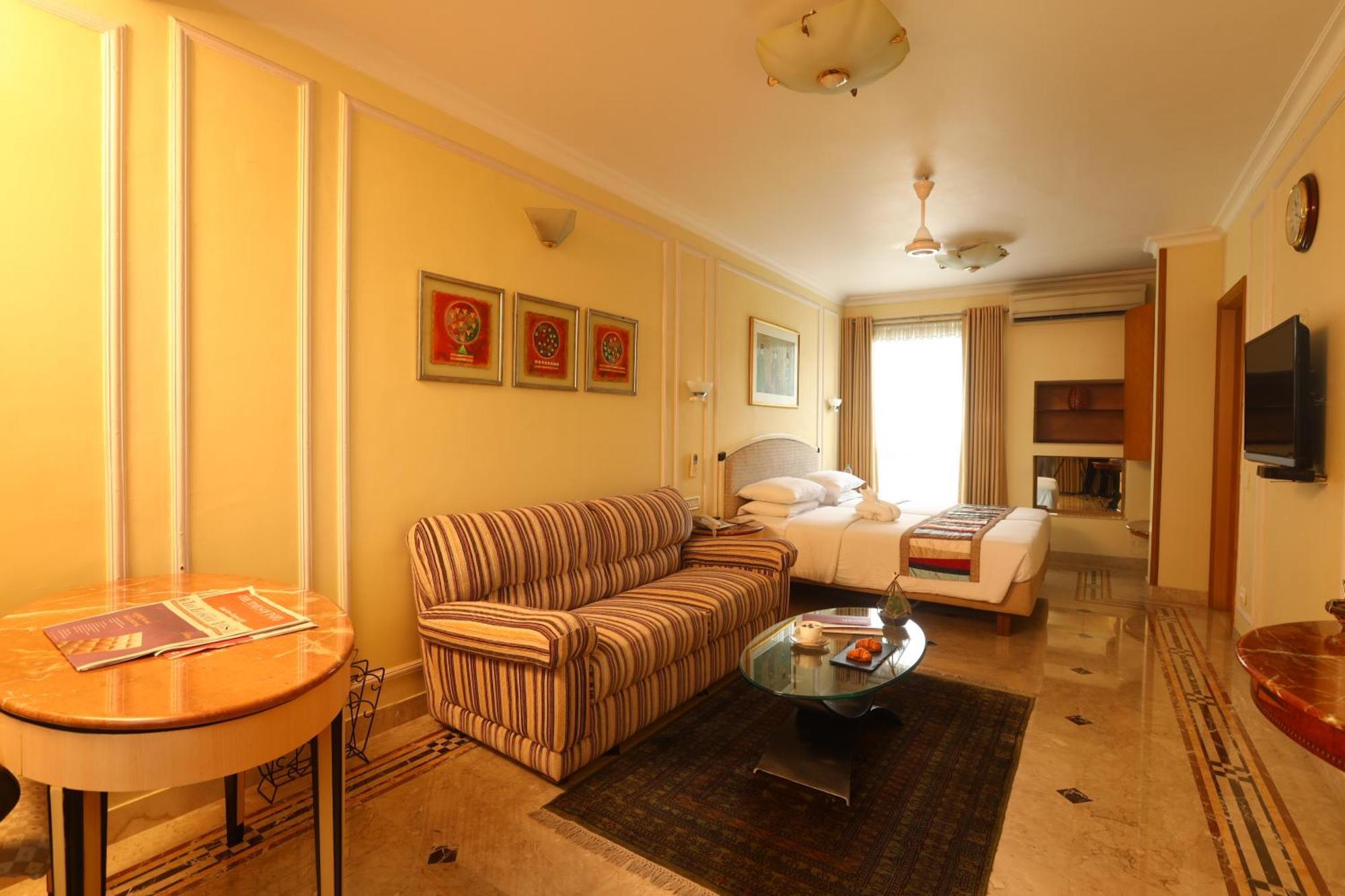 Hotel Regency Malabar Hill 3*