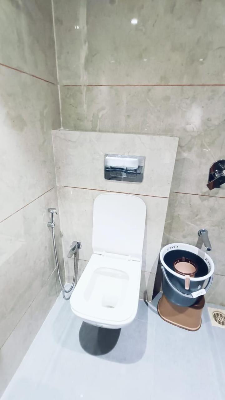 Glitz 7even Hills- Nr International Airport T2 * Mumbai