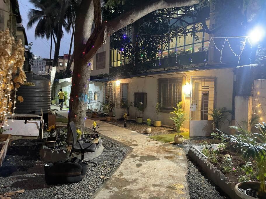 - 27, One Bedroom Apt- Bandra West Apartment