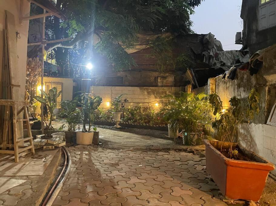 - 27, One Bedroom Apt- Bandra West Apartment *