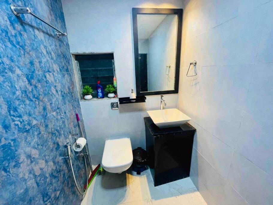 - 27, One Bedroom Apt- Bandra West * Mumbai