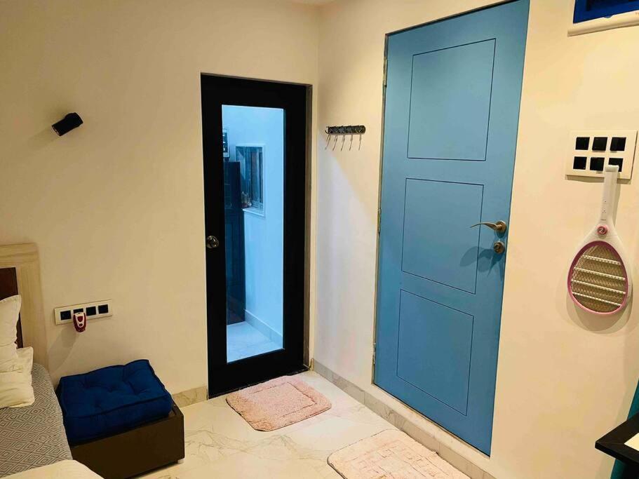 - 27, One Bedroom Apt- Bandra West
