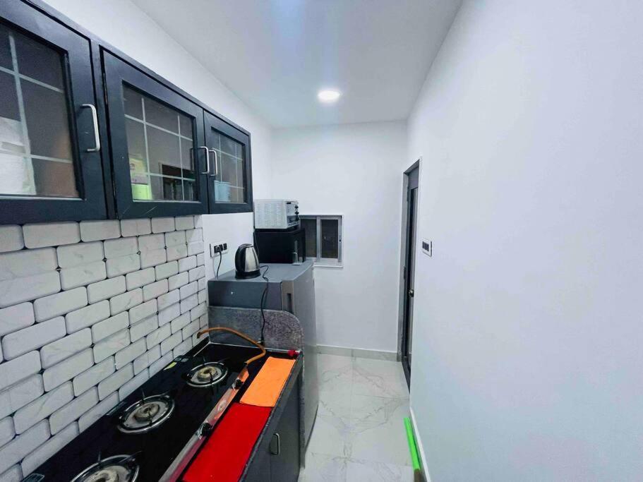 - 27, One Bedroom Apt- Bandra West * Mumbai