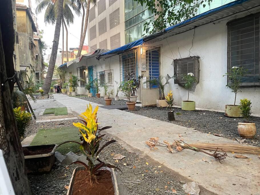- 27, One Bedroom Apt- Bandra West Apartment *