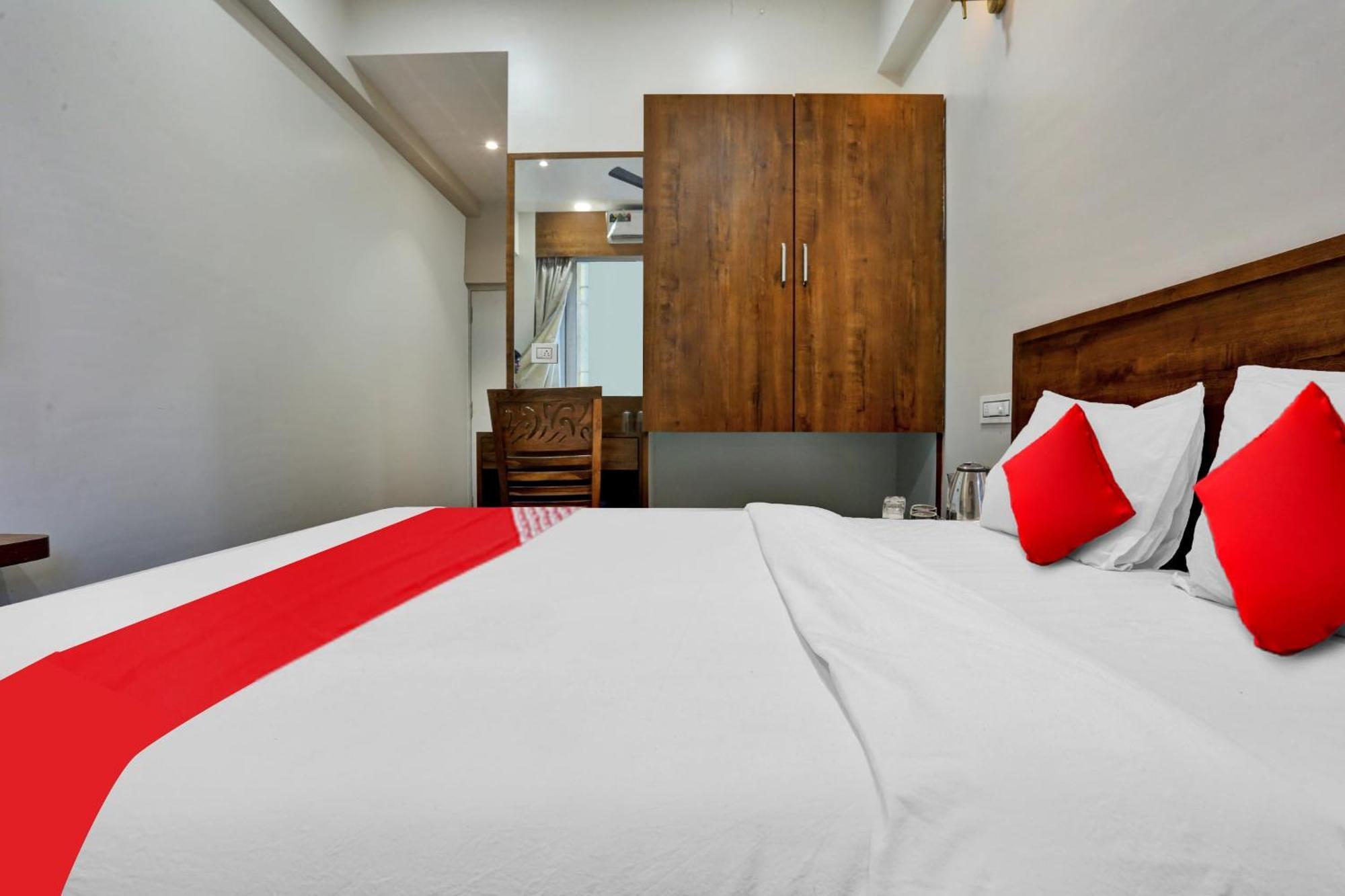 Hotel Capital O Calista 3*