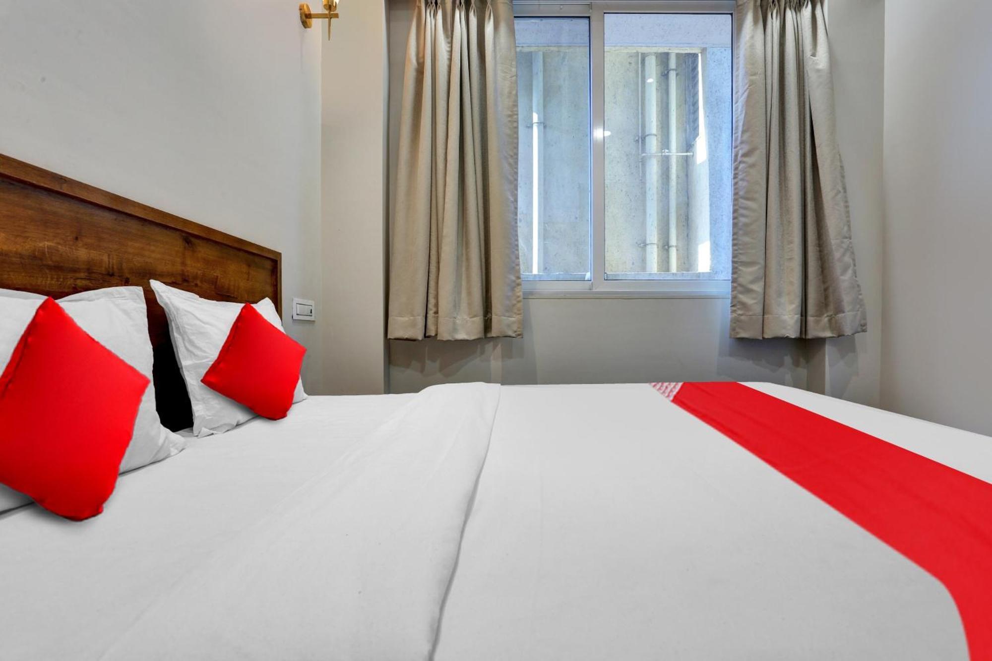 Capital O Calista Hotel Mumbai